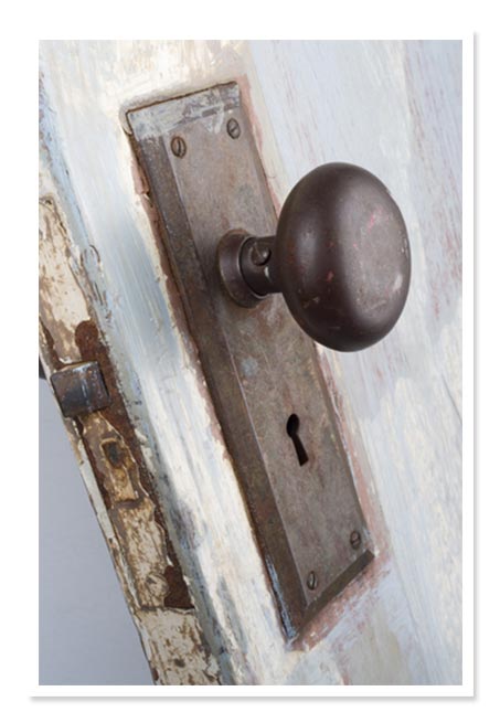 541c0c44d4c14cd218cdb26f_doorknob.jpg